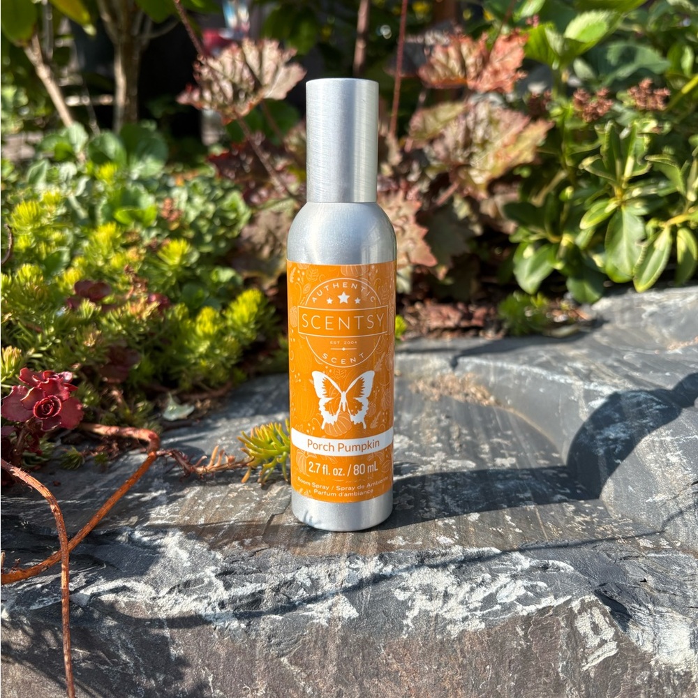 Scentsy Porch Pumpkin Spray in Orange and Silver